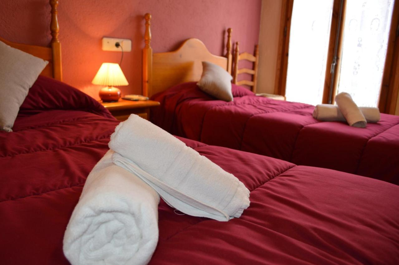 Hostal Pas De La Pera Aransá Esterno foto