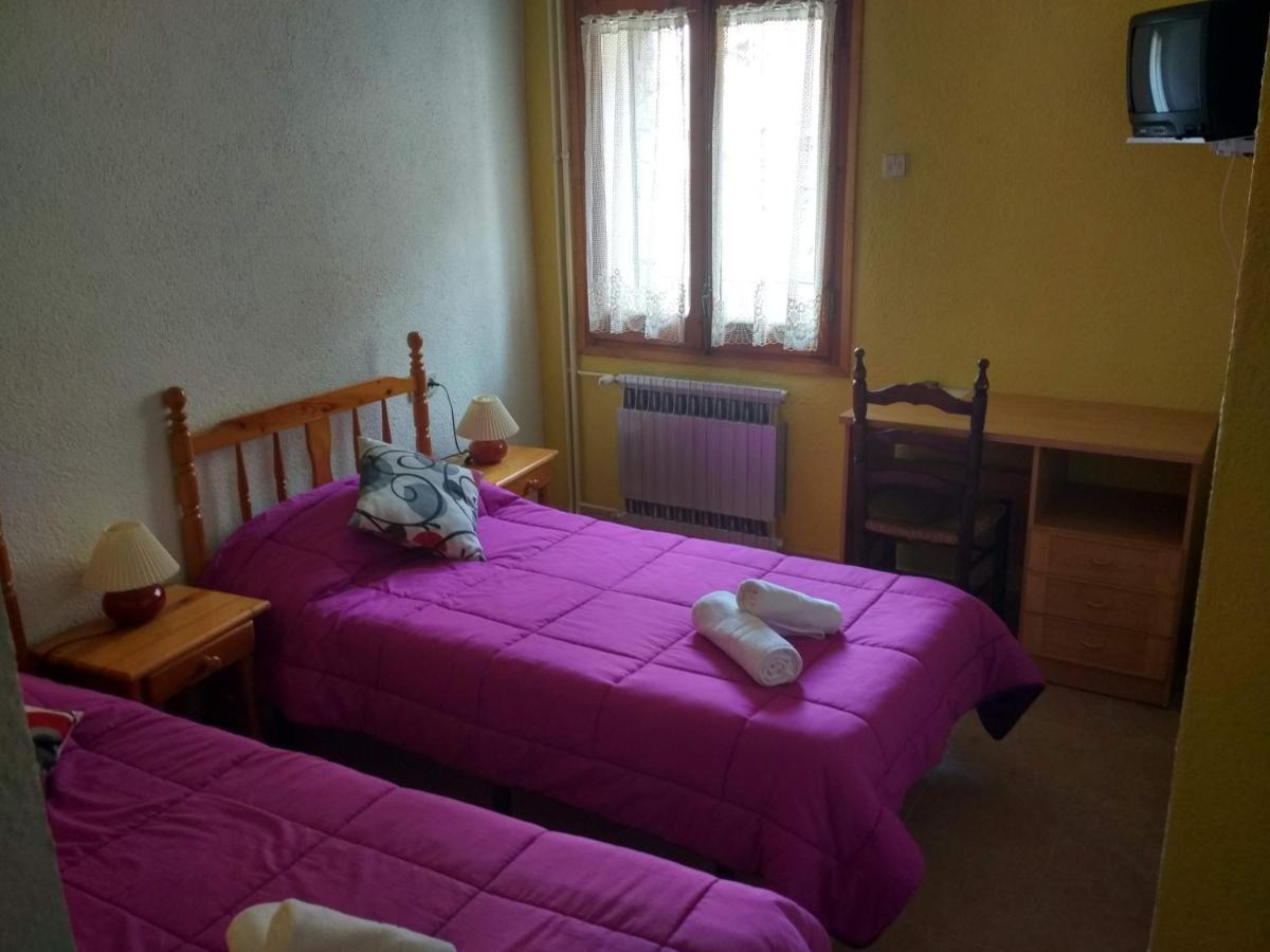 Hostal Pas De La Pera Aransá Esterno foto